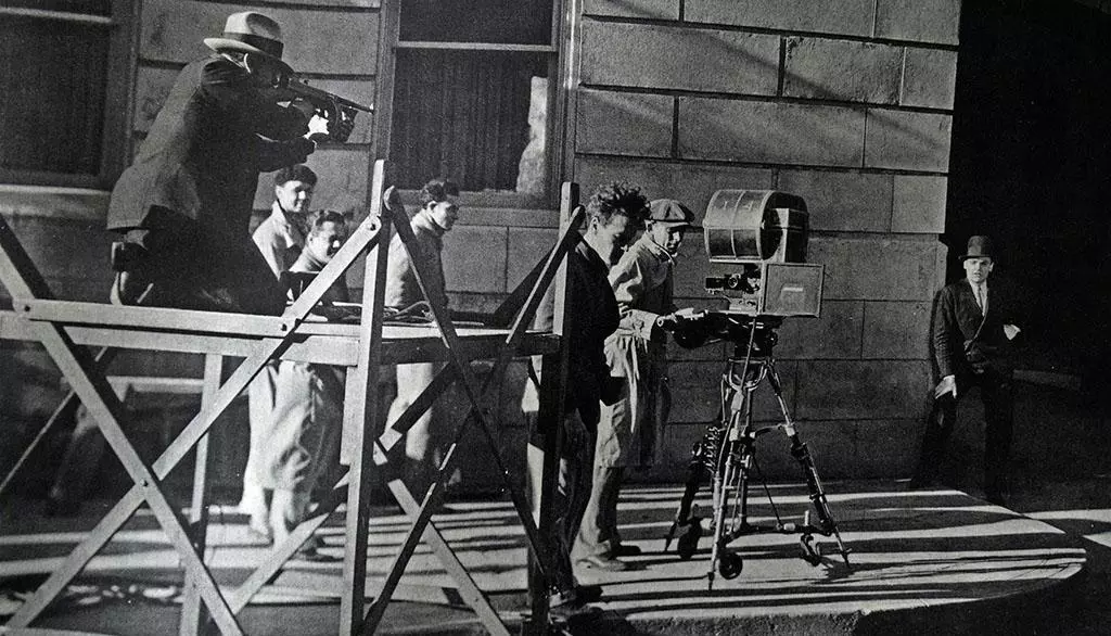 你好布拉德 视频封面