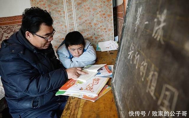 外宿的霍莉 视频封面