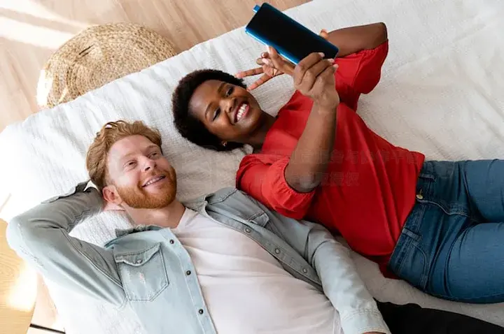 你好世界 视频封面