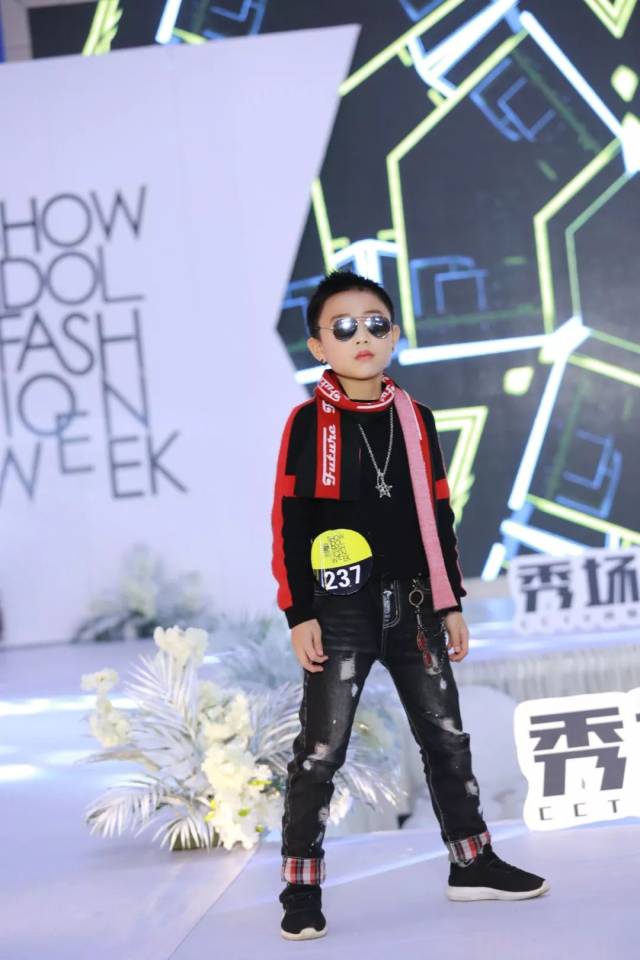 哆啦A夢：大雄與夢幻三劍士 视频封面