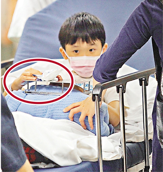 借著雨點說愛你 视频封面