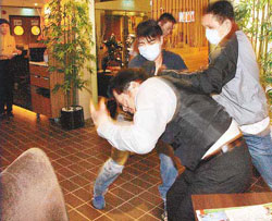 住貨車的女士 视频封面